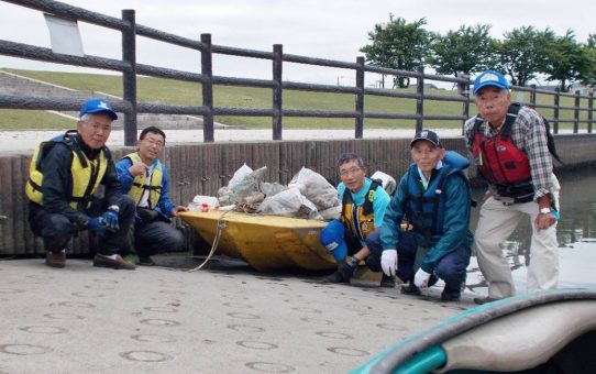 金明町ガマ自生地の大掃除 母船式ゴミ拾い